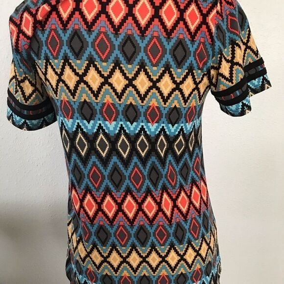 LuLaRoe Classic Tee  - Picture 3 of 4